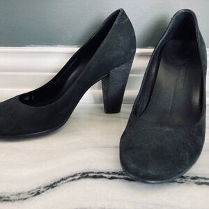 Ecco Classic Black Soft Leather Shape 75 Pumps Wood Block High Heel Cushion 35 5
